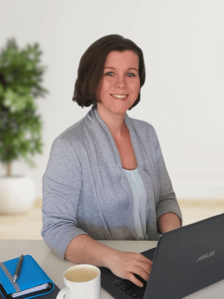 Bild_Jessica_N._3_4_Laptop_Mobil